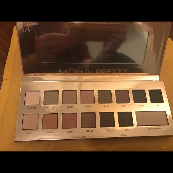 NWT-IT Cosmetics eye shadow palette - Picture 3 of 5